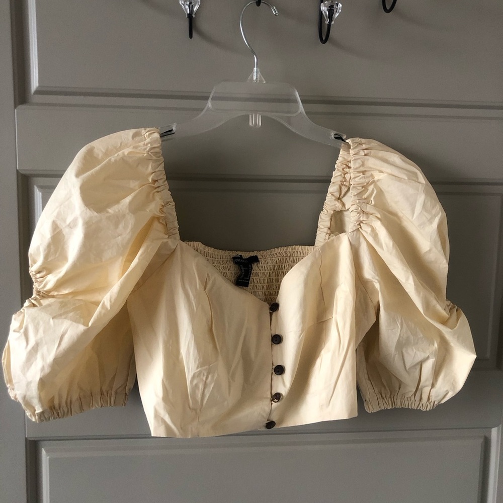 NWT Cream Puff Sleeve cut out crop top